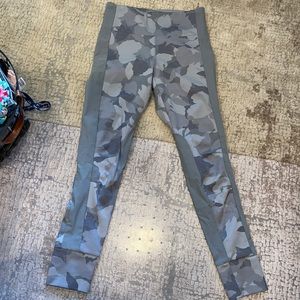 Athleta Legging Camo Pants Small